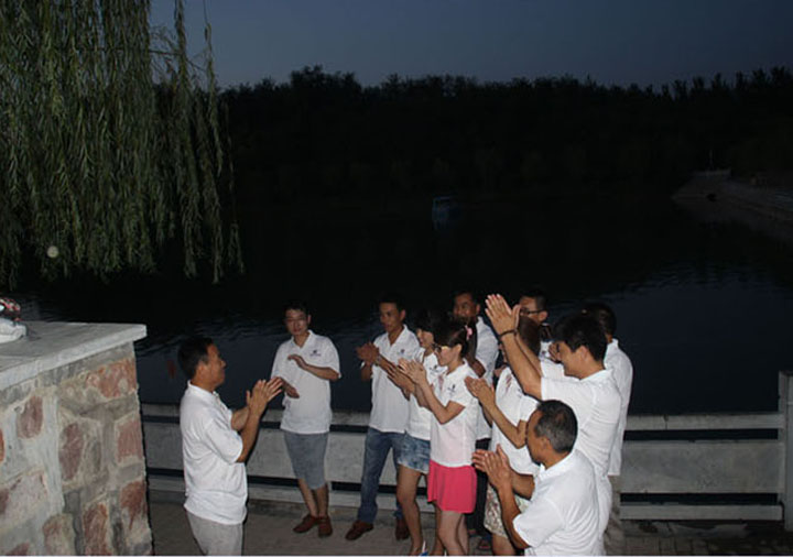 陸臺(tái)全體員工去少林寺、白云山旅游